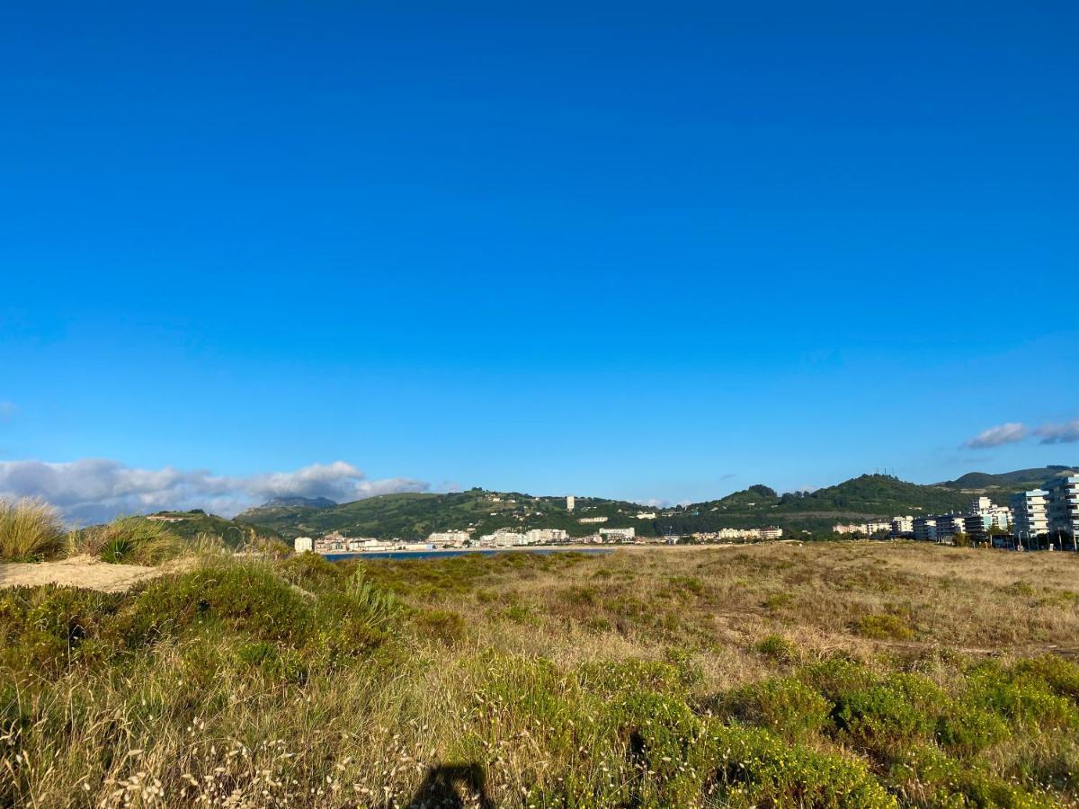 Piso Primera Linea De Playa ลาเรโด ภายนอก รูปภาพ