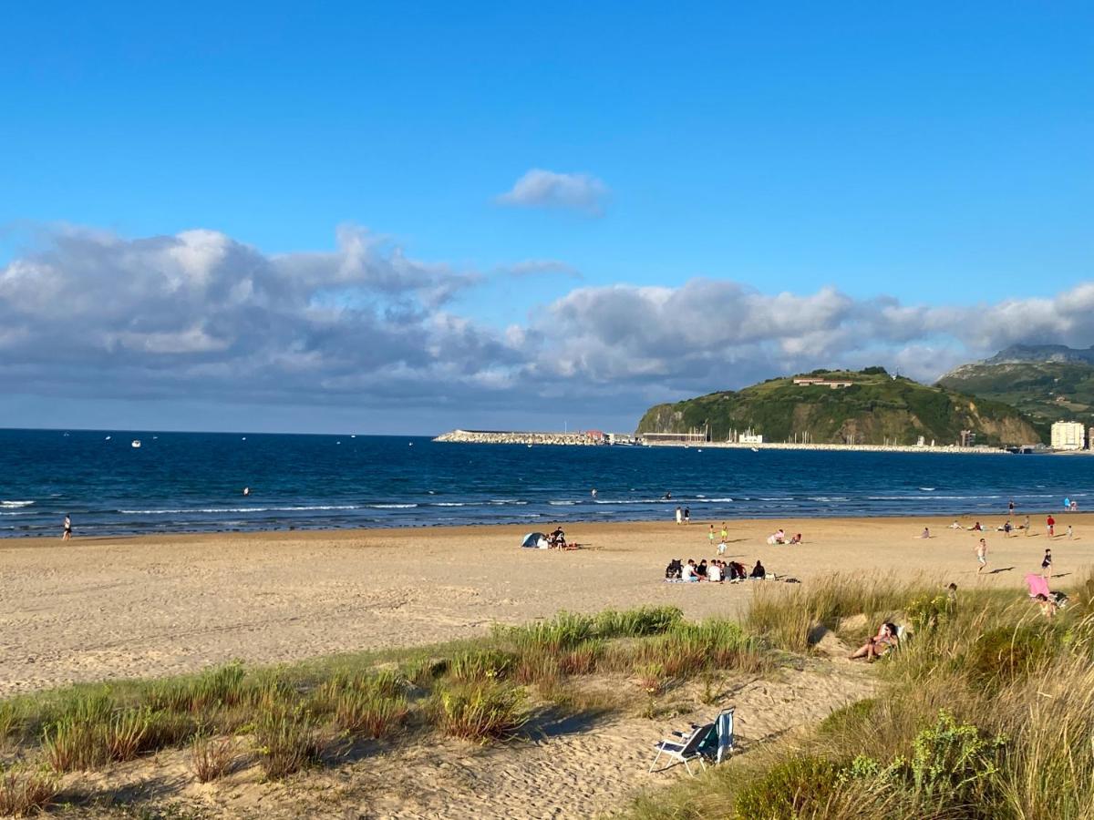 Piso Primera Linea De Playa ลาเรโด ภายนอก รูปภาพ
